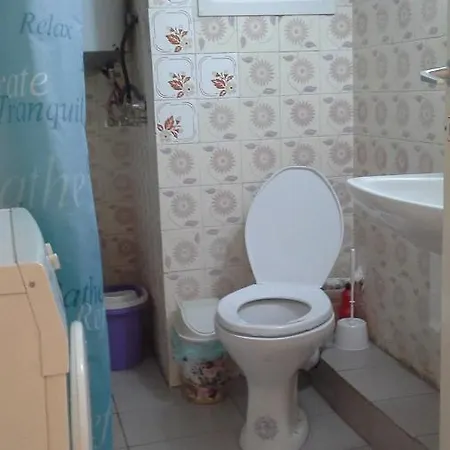 To Rent-shared Wc *